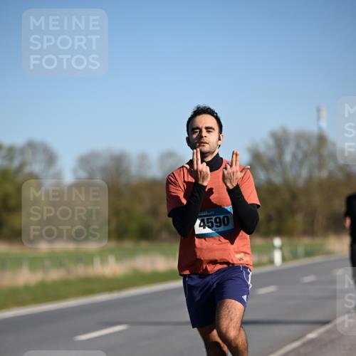 06.04.2025 - 44. Internationalen Wilhelmsburger Insellauf Dr. Thomas Lammeyer http://msf.ph/oto/7550616 06.04.2025 09:22:51 Laufen 4590 meine-sportfotos.de