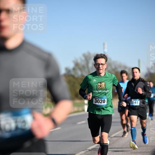 06.04.2025 - 44. Internationalen Wilhelmsburger Insellauf Dr. Thomas Lammeyer http://msf.ph/oto/7550666 06.04.2025 09:22:57 Laufen 3020, 541 meine-sportfotos.de