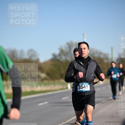 06.04.2025 - 44. Internationalen Wilhelmsburger Insellauf Dr. Thomas Lammeyer http://msf.ph/oto/7550683 06.04.2025 09:22:59 Laufen 3541 meine-sportfotos.de