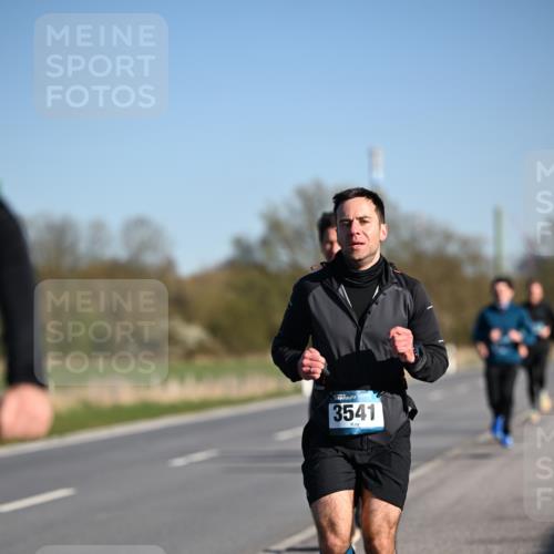06.04.2025 - 44. Internationalen Wilhelmsburger Insellauf Dr. Thomas Lammeyer http://msf.ph/oto/7550685 06.04.2025 09:22:59 Laufen 3541 meine-sportfotos.de