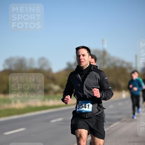 06.04.2025 - 44. Internationalen Wilhelmsburger Insellauf Dr. Thomas Lammeyer http://msf.ph/oto/7550689 06.04.2025 09:22:59 Laufen 3541 meine-sportfotos.de