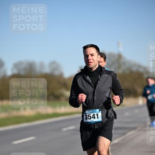 06.04.2025 - 44. Internationalen Wilhelmsburger Insellauf Dr. Thomas Lammeyer http://msf.ph/oto/7550691 06.04.2025 09:22:59 Laufen 3541 meine-sportfotos.de