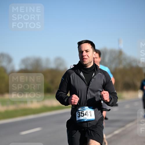 06.04.2025 - 44. Internationalen Wilhelmsburger Insellauf Dr. Thomas Lammeyer http://msf.ph/oto/7550695 06.04.2025 09:23:00 Laufen 3541 meine-sportfotos.de