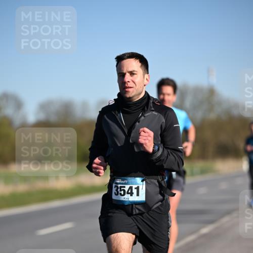 06.04.2025 - 44. Internationalen Wilhelmsburger Insellauf Dr. Thomas Lammeyer http://msf.ph/oto/7550697 06.04.2025 09:23:00 Laufen 3541 meine-sportfotos.de