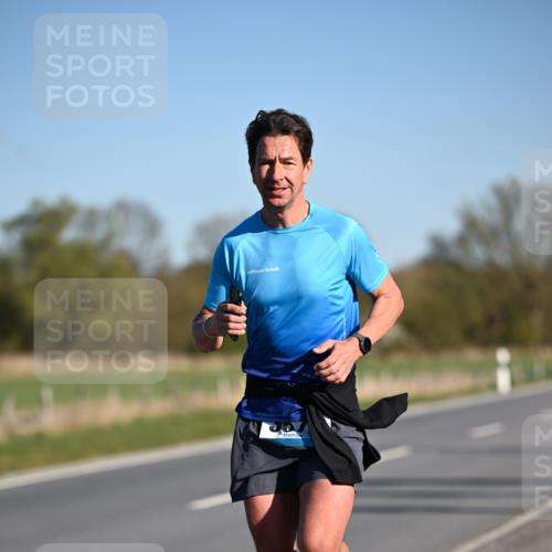 06.04.2025 - 44. Internationalen Wilhelmsburger Insellauf Dr. Thomas Lammeyer http://msf.ph/oto/7550710 06.04.2025 09:23:01 Laufen  meine-sportfotos.de