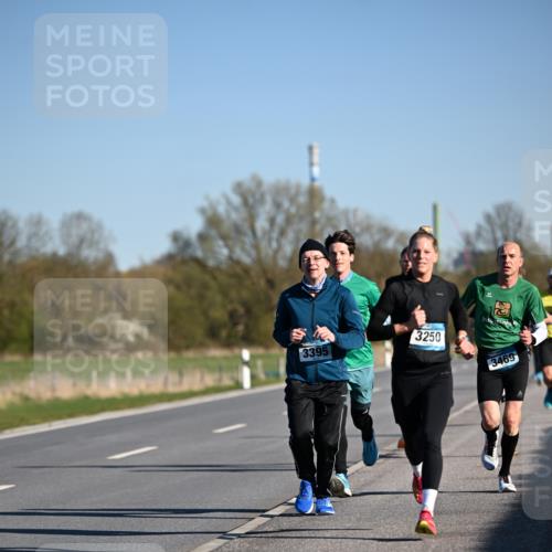 06.04.2025 - 44. Internationalen Wilhelmsburger Insellauf Dr. Thomas Lammeyer http://msf.ph/oto/7550716 06.04.2025 09:23:02 Laufen 3395, 3250, 3469 meine-sportfotos.de