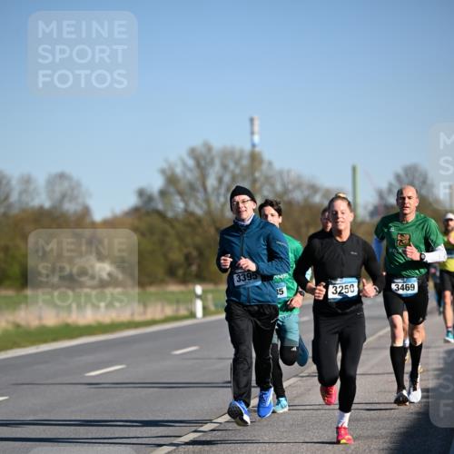 06.04.2025 - 44. Internationalen Wilhelmsburger Insellauf Dr. Thomas Lammeyer http://msf.ph/oto/7550718 06.04.2025 09:23:02 Laufen 3395, 5, 3250, 3469 meine-sportfotos.de