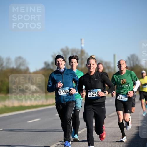 06.04.2025 - 44. Internationalen Wilhelmsburger Insellauf Dr. Thomas Lammeyer http://msf.ph/oto/7550727 06.04.2025 09:23:03 Laufen 3395, 325, 3469 meine-sportfotos.de