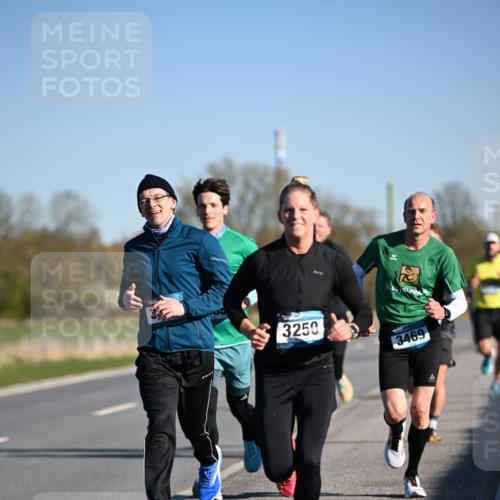 06.04.2025 - 44. Internationalen Wilhelmsburger Insellauf Dr. Thomas Lammeyer http://msf.ph/oto/7550733 06.04.2025 09:23:04 Laufen 3250, 3469 meine-sportfotos.de