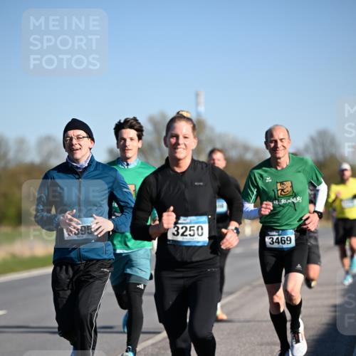 06.04.2025 - 44. Internationalen Wilhelmsburger Insellauf Dr. Thomas Lammeyer http://msf.ph/oto/7550739 06.04.2025 09:23:04 Laufen 395, 3250, 3469 meine-sportfotos.de