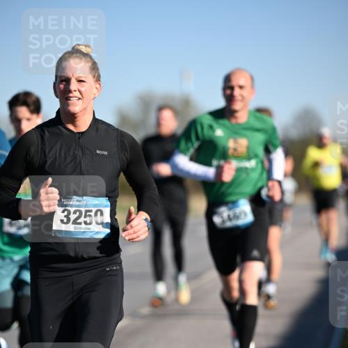 06.04.2025 - 44. Internationalen Wilhelmsburger Insellauf Dr. Thomas Lammeyer http://msf.ph/oto/7550746 06.04.2025 09:23:05 Laufen 3250, 3460 meine-sportfotos.de