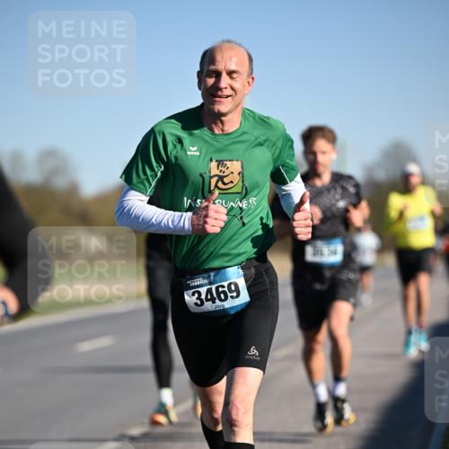 06.04.2025 - 44. Internationalen Wilhelmsburger Insellauf Dr. Thomas Lammeyer http://msf.ph/oto/7550754 06.04.2025 09:23:06 Laufen 3469, 8 meine-sportfotos.de