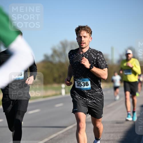 06.04.2025 - 44. Internationalen Wilhelmsburger Insellauf Dr. Thomas Lammeyer http://msf.ph/oto/7550767 06.04.2025 09:23:07 Laufen 08, 3536 meine-sportfotos.de