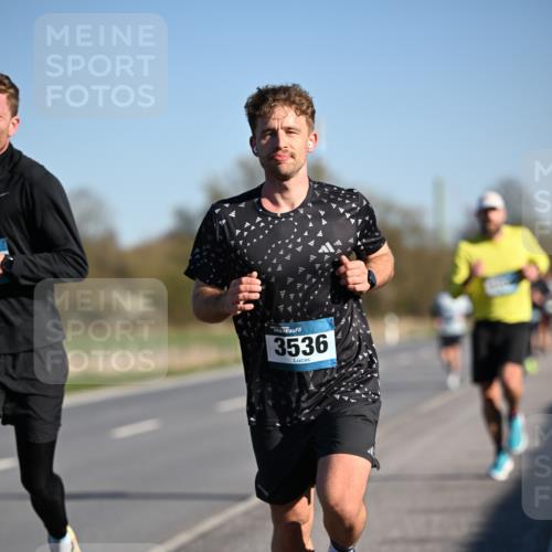 06.04.2025 - 44. Internationalen Wilhelmsburger Insellauf Dr. Thomas Lammeyer http://msf.ph/oto/7550771 06.04.2025 09:23:07 Laufen 3536 meine-sportfotos.de