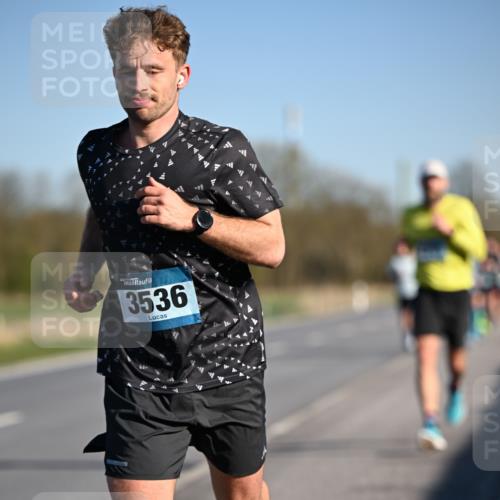 06.04.2025 - 44. Internationalen Wilhelmsburger Insellauf Dr. Thomas Lammeyer http://msf.ph/oto/7550779 06.04.2025 09:23:08 Laufen 3536 meine-sportfotos.de