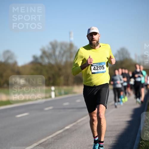 06.04.2025 - 44. Internationalen Wilhelmsburger Insellauf Dr. Thomas Lammeyer http://msf.ph/oto/7550781 06.04.2025 09:23:09 Laufen 4205 meine-sportfotos.de
