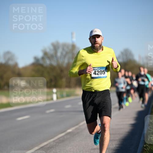 06.04.2025 - 44. Internationalen Wilhelmsburger Insellauf Dr. Thomas Lammeyer http://msf.ph/oto/7550784 06.04.2025 09:23:10 Laufen 4205 meine-sportfotos.de