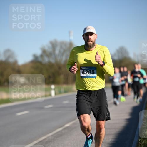 06.04.2025 - 44. Internationalen Wilhelmsburger Insellauf Dr. Thomas Lammeyer http://msf.ph/oto/7550786 06.04.2025 09:23:10 Laufen 4205 meine-sportfotos.de