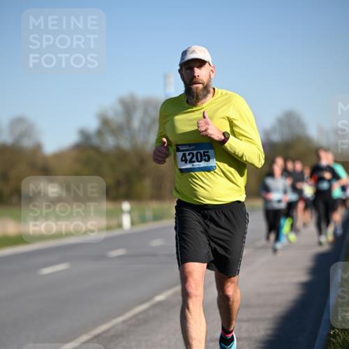 06.04.2025 - 44. Internationalen Wilhelmsburger Insellauf Dr. Thomas Lammeyer http://msf.ph/oto/7550788 06.04.2025 09:23:10 Laufen 2, 4205 meine-sportfotos.de