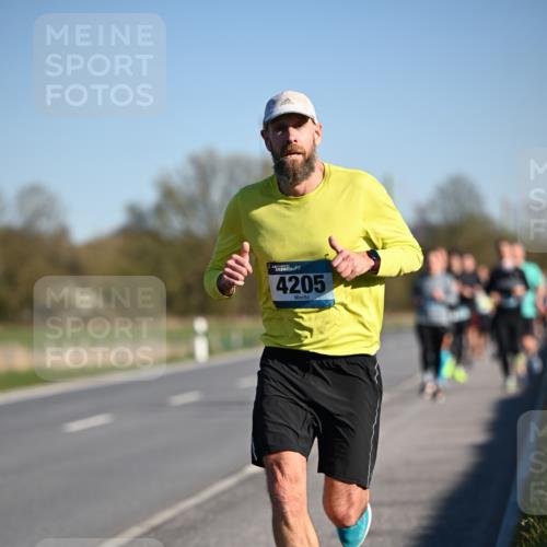 06.04.2025 - 44. Internationalen Wilhelmsburger Insellauf Dr. Thomas Lammeyer http://msf.ph/oto/7550790 06.04.2025 09:23:10 Laufen 4205 meine-sportfotos.de