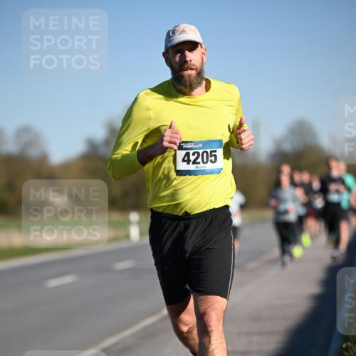 06.04.2025 - 44. Internationalen Wilhelmsburger Insellauf Dr. Thomas Lammeyer http://msf.ph/oto/7550794 06.04.2025 09:23:10 Laufen 4205 meine-sportfotos.de