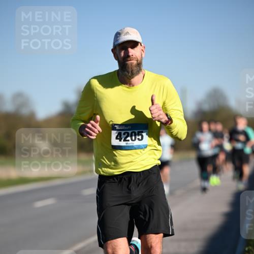 06.04.2025 - 44. Internationalen Wilhelmsburger Insellauf Dr. Thomas Lammeyer http://msf.ph/oto/7550796 06.04.2025 09:23:10 Laufen 4205 meine-sportfotos.de
