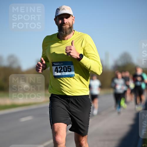 06.04.2025 - 44. Internationalen Wilhelmsburger Insellauf Dr. Thomas Lammeyer http://msf.ph/oto/7550798 06.04.2025 09:23:10 Laufen 4205 meine-sportfotos.de