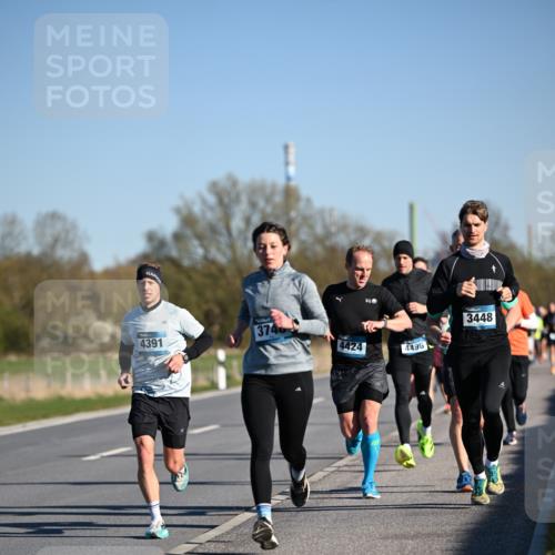 06.04.2025 - 44. Internationalen Wilhelmsburger Insellauf Dr. Thomas Lammeyer http://msf.ph/oto/7550805 06.04.2025 09:23:15 Laufen 4391, 374, 3448, 4424, 4496 meine-sportfotos.de