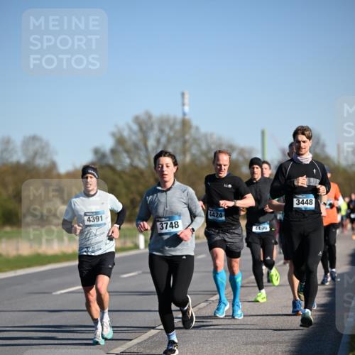06.04.2025 - 44. Internationalen Wilhelmsburger Insellauf Dr. Thomas Lammeyer http://msf.ph/oto/7550807 06.04.2025 09:23:15 Laufen 4391, 3748, 48, 4424, 4496, 3448 meine-sportfotos.de