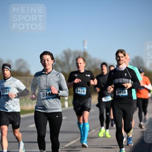 06.04.2025 - 44. Internationalen Wilhelmsburger Insellauf Dr. Thomas Lammeyer http://msf.ph/oto/7550822 06.04.2025 09:23:16 Laufen 4391, 3746, 4424, 3448 meine-sportfotos.de
