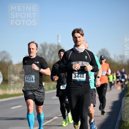 06.04.2025 - 44. Internationalen Wilhelmsburger Insellauf Dr. Thomas Lammeyer http://msf.ph/oto/7550831 06.04.2025 09:23:17 Laufen 4424, 449, 3448, 6, 154 meine-sportfotos.de