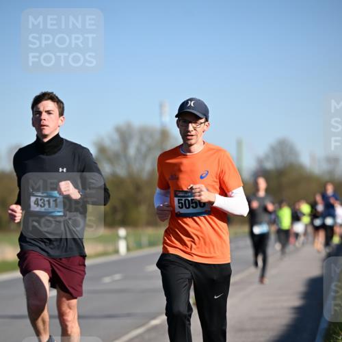 06.04.2025 - 44. Internationalen Wilhelmsburger Insellauf Dr. Thomas Lammeyer http://msf.ph/oto/7550869 06.04.2025 09:23:20 Laufen 4311, 5056 meine-sportfotos.de