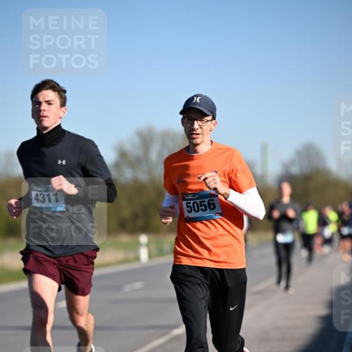 06.04.2025 - 44. Internationalen Wilhelmsburger Insellauf Dr. Thomas Lammeyer http://msf.ph/oto/7550871 06.04.2025 09:23:20 Laufen 4311, 5056 meine-sportfotos.de