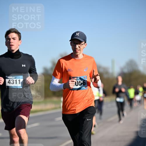 06.04.2025 - 44. Internationalen Wilhelmsburger Insellauf Dr. Thomas Lammeyer http://msf.ph/oto/7550876 06.04.2025 09:23:21 Laufen 4311, 056 meine-sportfotos.de