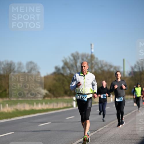 06.04.2025 - 44. Internationalen Wilhelmsburger Insellauf Dr. Thomas Lammeyer http://msf.ph/oto/7550890 06.04.2025 09:23:22 Laufen 4327, 1836 meine-sportfotos.de