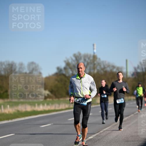 06.04.2025 - 44. Internationalen Wilhelmsburger Insellauf Dr. Thomas Lammeyer http://msf.ph/oto/7550894 06.04.2025 09:23:22 Laufen 4327, 1836 meine-sportfotos.de