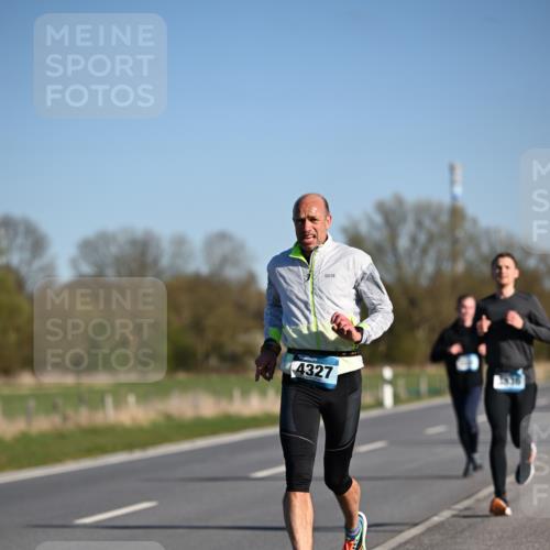 06.04.2025 - 44. Internationalen Wilhelmsburger Insellauf Dr. Thomas Lammeyer http://msf.ph/oto/7550910 06.04.2025 09:23:23 Laufen 4327 meine-sportfotos.de