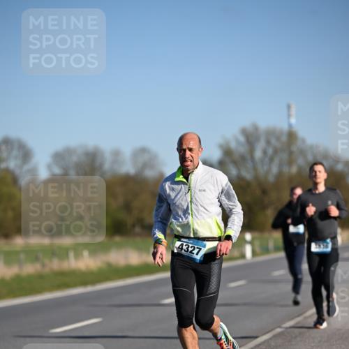 06.04.2025 - 44. Internationalen Wilhelmsburger Insellauf Dr. Thomas Lammeyer http://msf.ph/oto/7550912 06.04.2025 09:23:23 Laufen 4327 meine-sportfotos.de