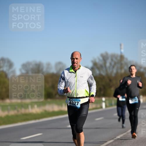 06.04.2025 - 44. Internationalen Wilhelmsburger Insellauf Dr. Thomas Lammeyer http://msf.ph/oto/7550913 06.04.2025 09:23:24 Laufen 4327 meine-sportfotos.de