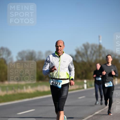 06.04.2025 - 44. Internationalen Wilhelmsburger Insellauf Dr. Thomas Lammeyer http://msf.ph/oto/7550915 06.04.2025 09:23:24 Laufen 4327 meine-sportfotos.de