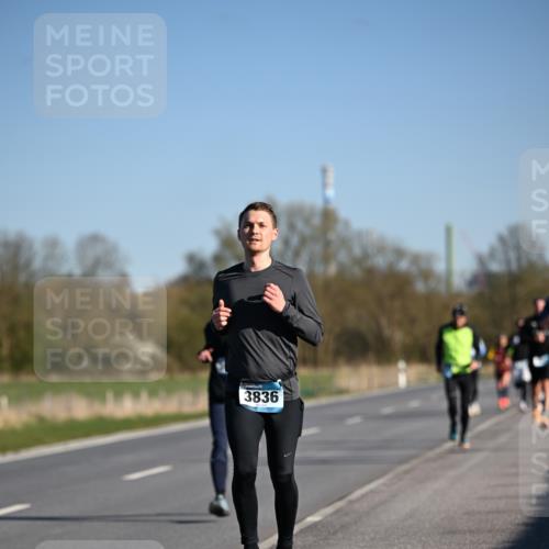 06.04.2025 - 44. Internationalen Wilhelmsburger Insellauf Dr. Thomas Lammeyer http://msf.ph/oto/7550919 06.04.2025 09:23:25 Laufen 3836 meine-sportfotos.de