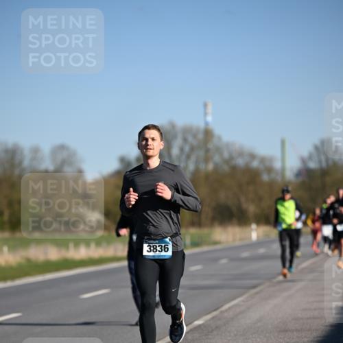 06.04.2025 - 44. Internationalen Wilhelmsburger Insellauf Dr. Thomas Lammeyer http://msf.ph/oto/7550921 06.04.2025 09:23:25 Laufen 3836 meine-sportfotos.de