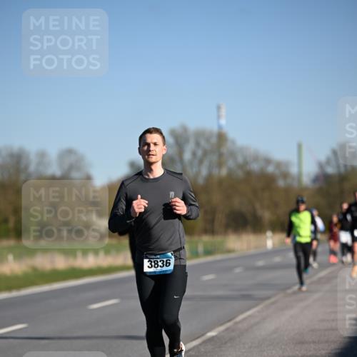 06.04.2025 - 44. Internationalen Wilhelmsburger Insellauf Dr. Thomas Lammeyer http://msf.ph/oto/7550924 06.04.2025 09:23:25 Laufen 3836 meine-sportfotos.de