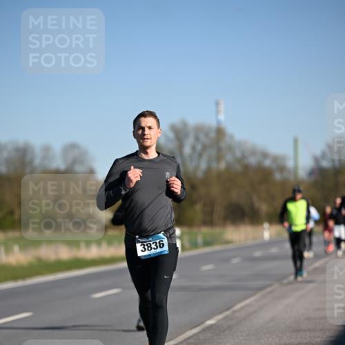 06.04.2025 - 44. Internationalen Wilhelmsburger Insellauf Dr. Thomas Lammeyer http://msf.ph/oto/7550926 06.04.2025 09:23:26 Laufen 3836 meine-sportfotos.de