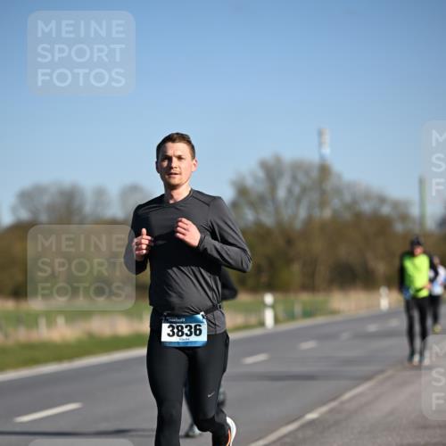 06.04.2025 - 44. Internationalen Wilhelmsburger Insellauf Dr. Thomas Lammeyer http://msf.ph/oto/7550932 06.04.2025 09:23:26 Laufen 3836 meine-sportfotos.de