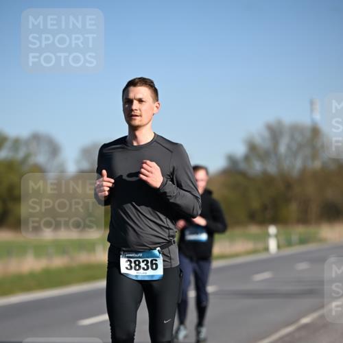 06.04.2025 - 44. Internationalen Wilhelmsburger Insellauf Dr. Thomas Lammeyer http://msf.ph/oto/7550940 06.04.2025 09:23:27 Laufen 3836 meine-sportfotos.de