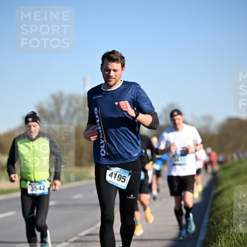 06.04.2025 - 44. Internationalen Wilhelmsburger Insellauf Dr. Thomas Lammeyer http://msf.ph/oto/7550981 06.04.2025 09:23:31 Laufen 3542, 4195 meine-sportfotos.de