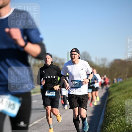 06.04.2025 - 44. Internationalen Wilhelmsburger Insellauf Dr. Thomas Lammeyer http://msf.ph/oto/7550994 06.04.2025 09:23:33 Laufen 1915, 3611, 4428 meine-sportfotos.de