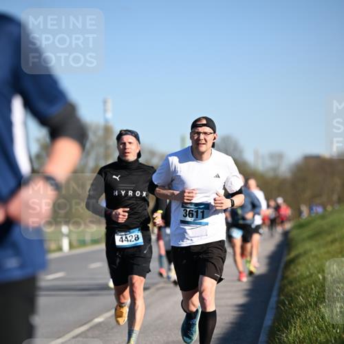 06.04.2025 - 44. Internationalen Wilhelmsburger Insellauf Dr. Thomas Lammeyer http://msf.ph/oto/7550998 06.04.2025 09:23:33 Laufen 4428, 3611 meine-sportfotos.de