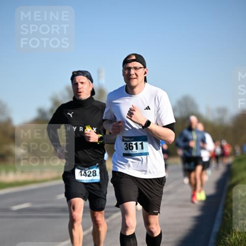 06.04.2025 - 44. Internationalen Wilhelmsburger Insellauf Dr. Thomas Lammeyer http://msf.ph/oto/7551013 06.04.2025 09:23:34 Laufen 3611, 4428 meine-sportfotos.de